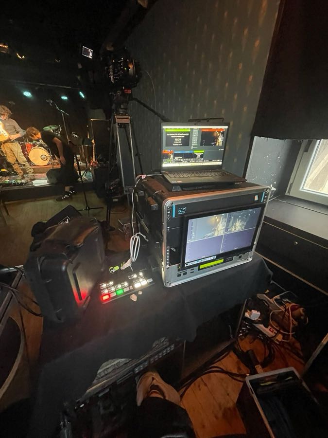 Live TV & Broadcasting – production still 16